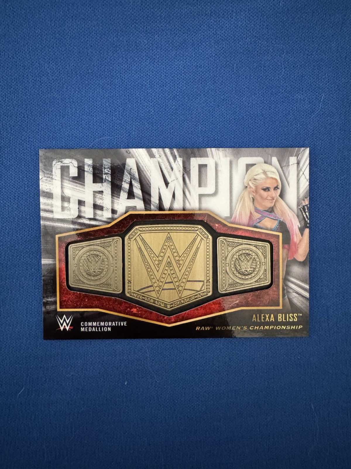 2018 Topps WWE Alexa Bliss Commemorative Championship Medallion /199 Red view 1