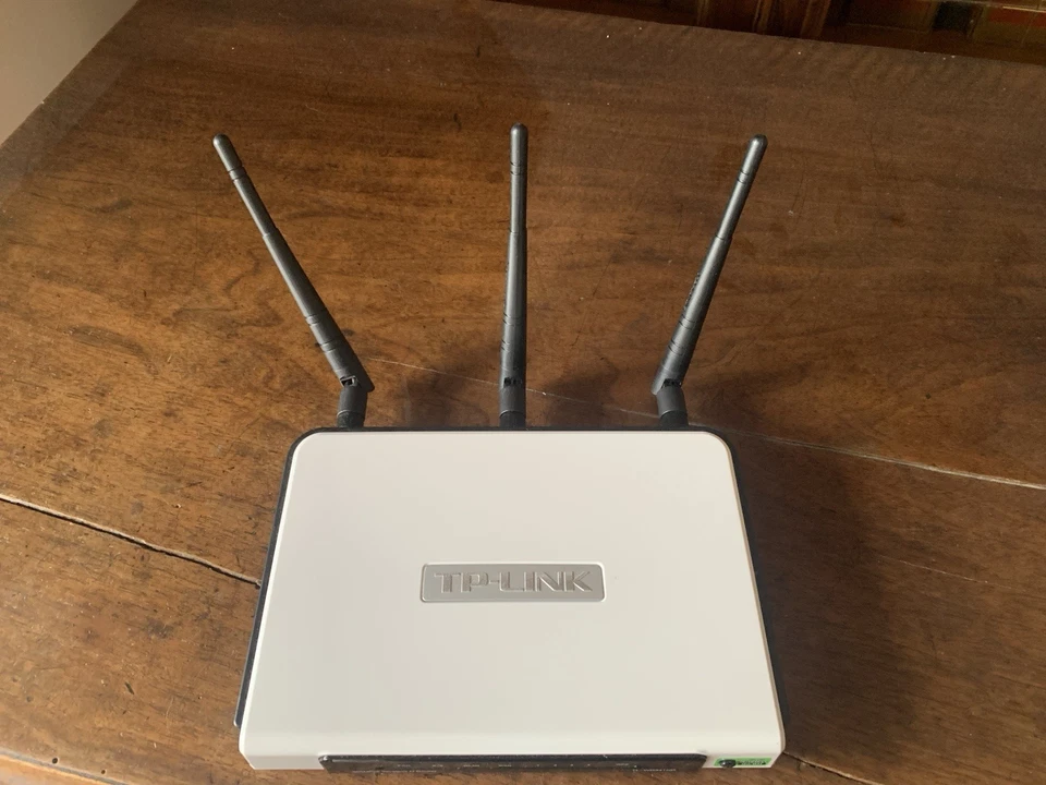 TP-Link TL-WR941ND 300Mbps Advanced Wireless N Router - Immagine 3 di 4