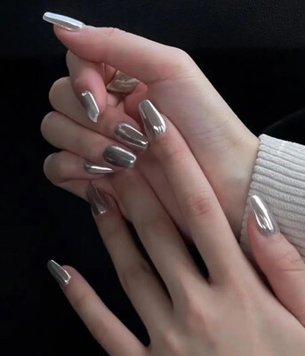 Silver Chrome Mirror Effect Press-On Nails