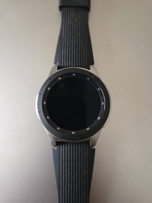 Galaxy Watch 2018 (R800), Schwarz-Silber, 46mm, Arband Größe L, Aufladestation 