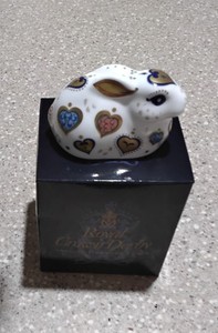 Royal Crown Derby Rabbit Boxed Gold Stopper "For You"  Post Inc AU