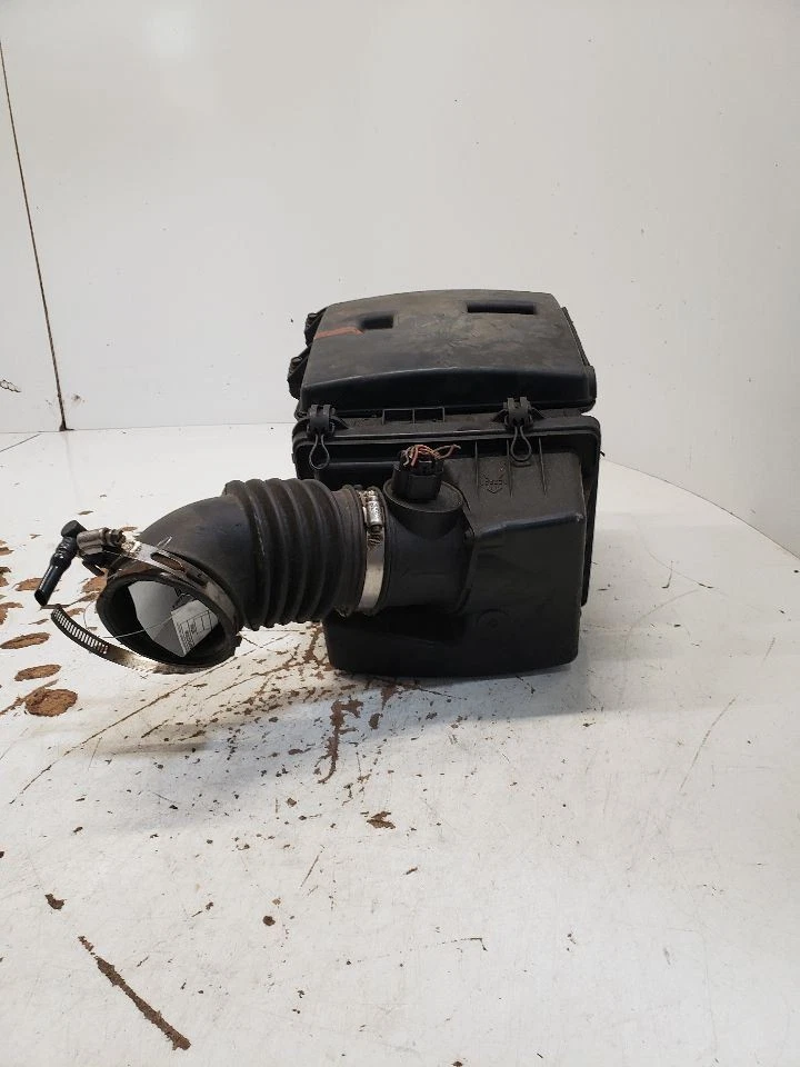 Air Cleaner SV6 Fits 06-09 MONTANA 1367491 - Image 2 of 4