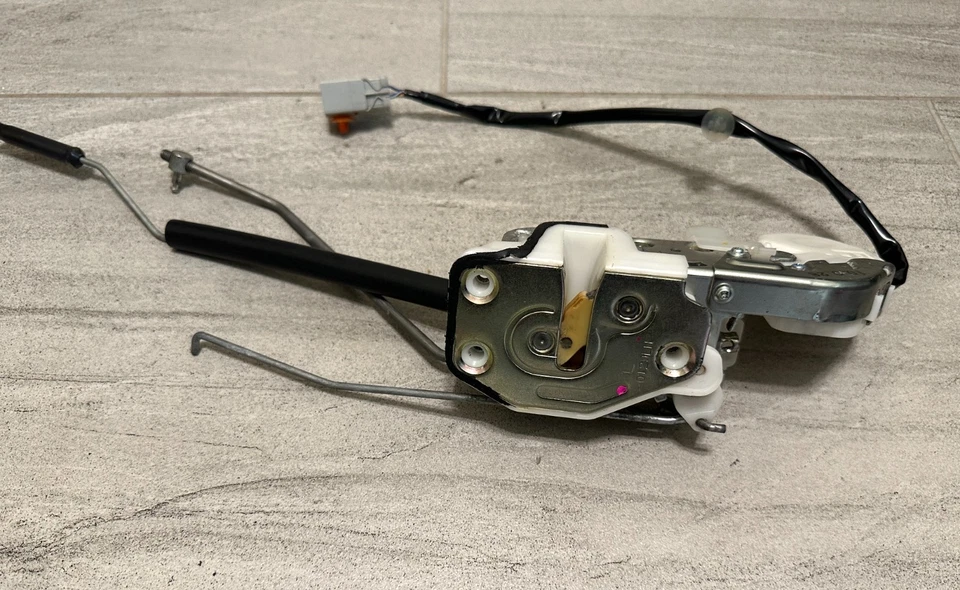 Actuador de bloqueo de puerta delantero izquierdo genuino Honda CR-V 1997 A 2001 - GARANTÍA DE POR VIDA Foto 4 de 4