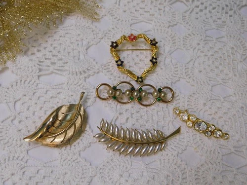Vintage Brooch Lot Five Brooches Gold tones Signed Crown Trifari Napier Avon
