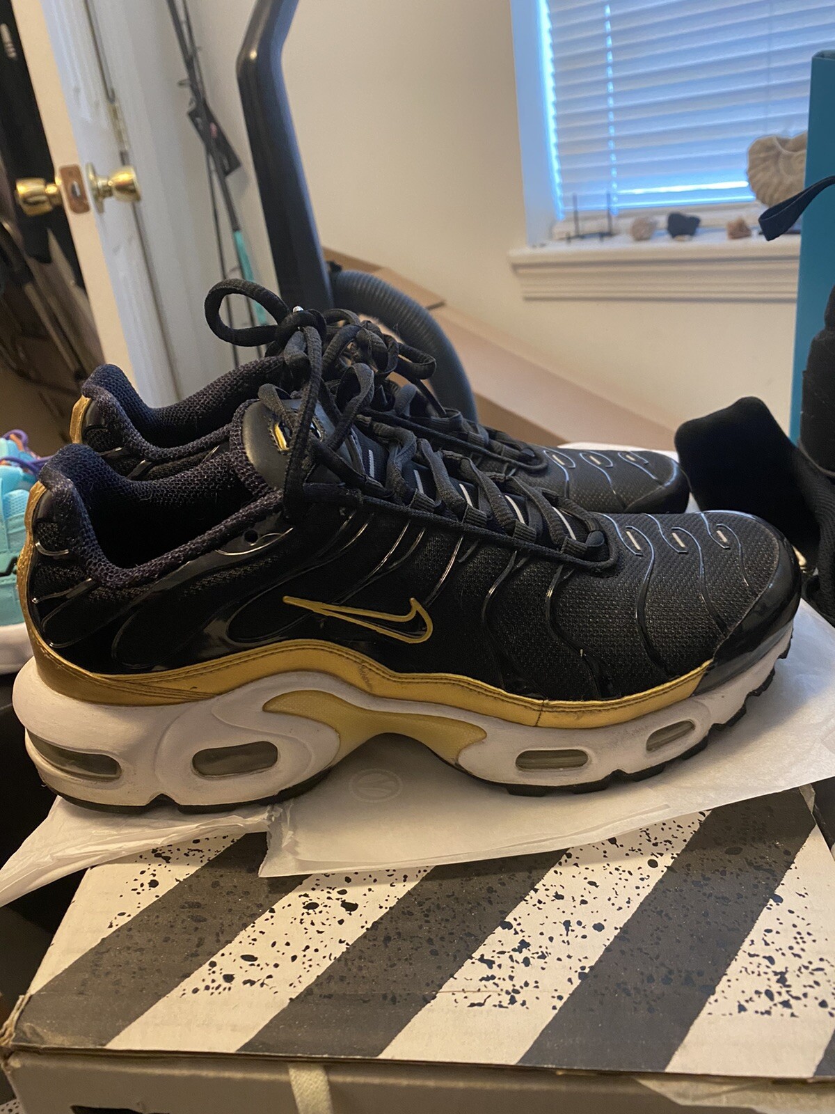 Nike tn airmax Plus black gold size 7Y | eBay
