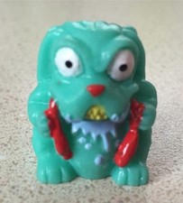 NEW Series 3 Aqua Grotweiler Dog 479 The Trash Pack Trashies