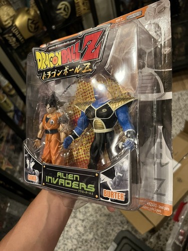Dragon Ball Z Alien Invaders Goku vs. Burter Action Figure 2-Pack - Picture 3 of 4