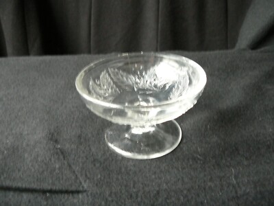 Barberry footed sauce 3 15/16'' diameter EAPG
