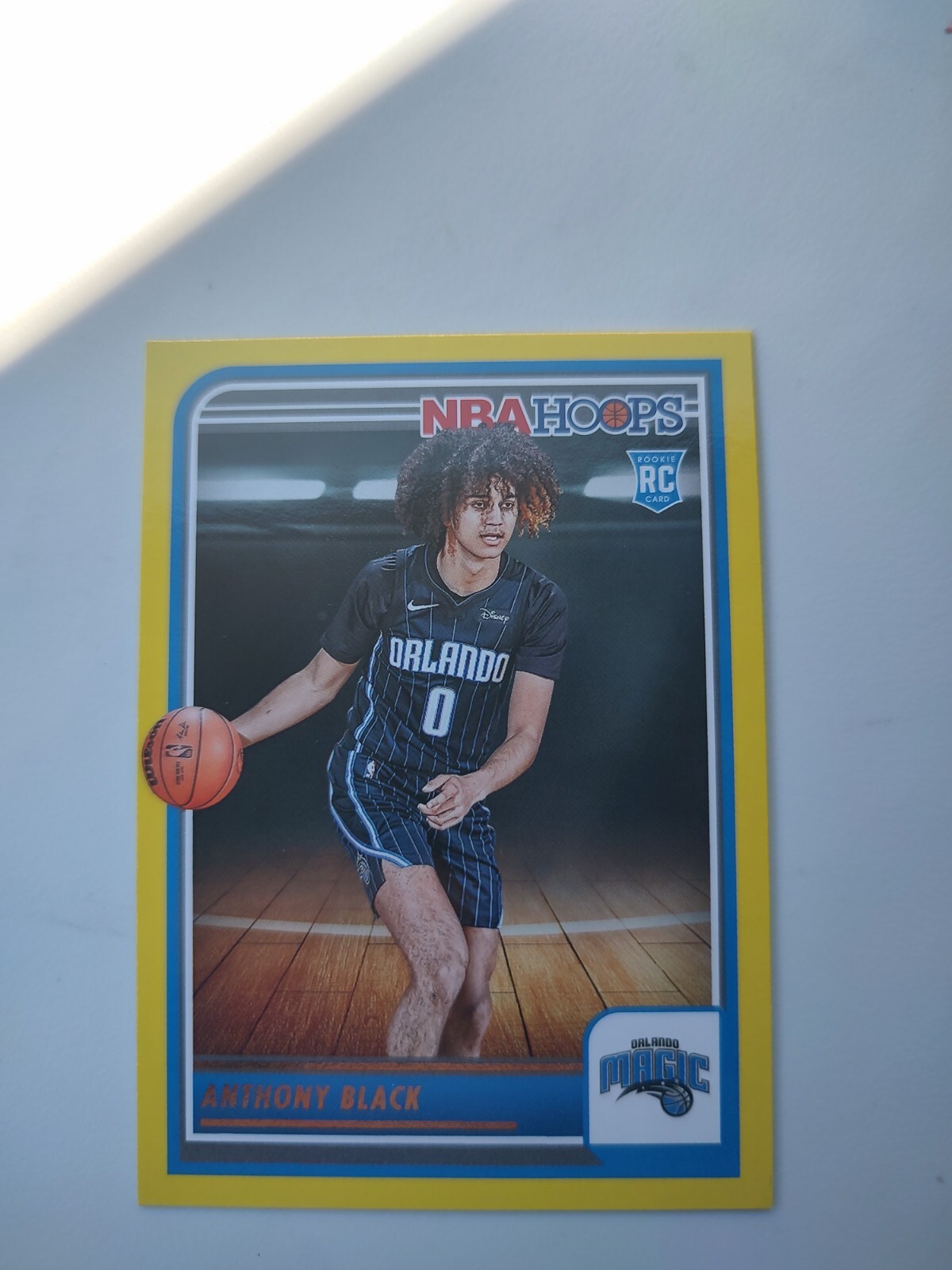 2023-24 Panini NBA Hoops - Rookies Yellow #257 Anthony Black (RC)(JGA)