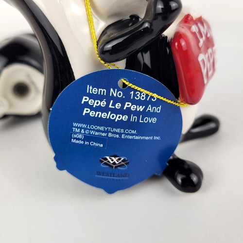 Pepe Le Pew Penelope Skunk Magnetic Salt & Pepper Shakers Looney Tunes Warner Br - Picture 13 of 14