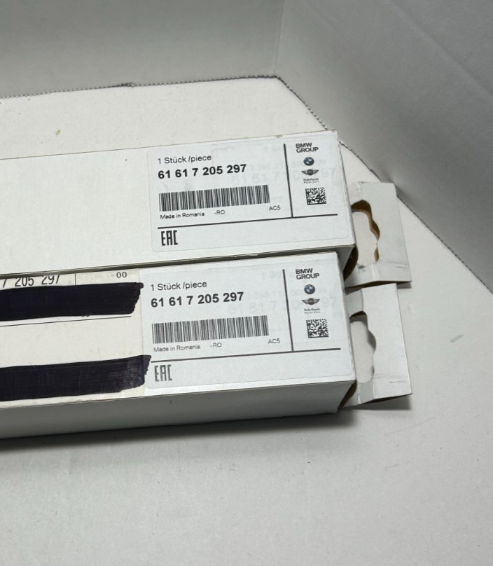 Rolls-Royce Phantom 2003-2017 Left, right Wiper blades Pair P/N 61617205297