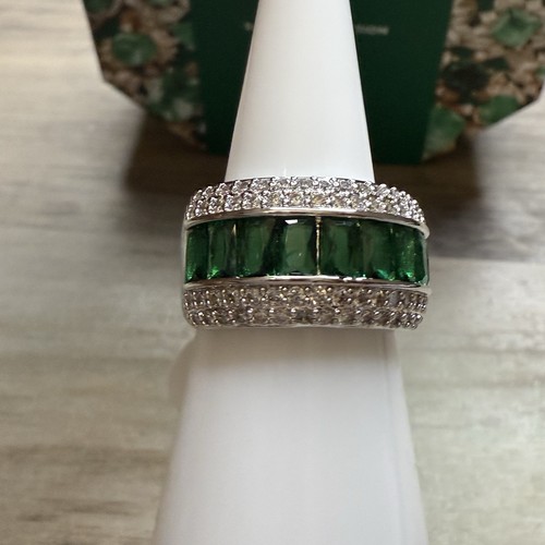 Bomb Party Ring Sz 7 May 2025 Shimmering Waves Emerald On Rhodium plat RG38698