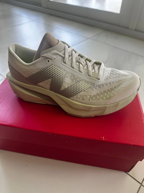 New Balance FuelCell Rebel v4