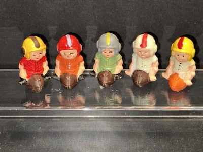 Altfiguren alte Miniaturfiguren Kinderfiguren 5 Varianten Footballjunge sitzend
