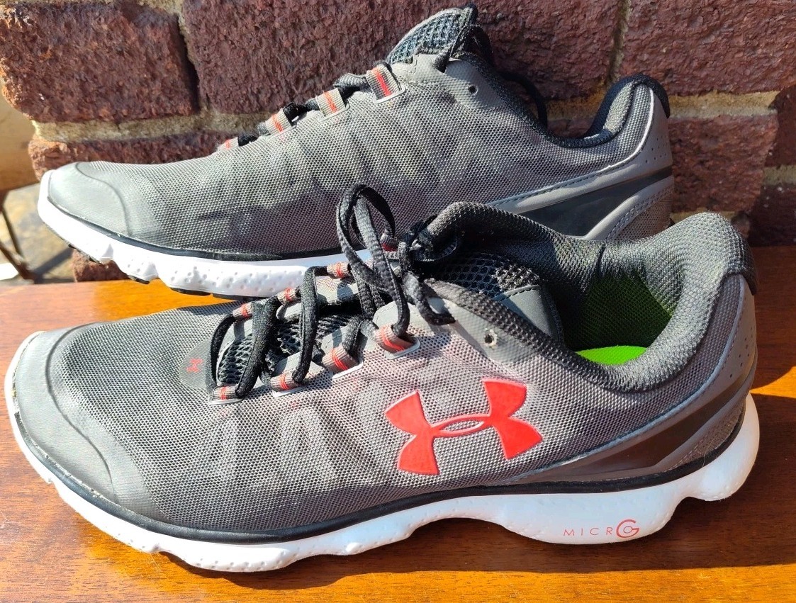 SAOLA Under Armour Scarpe da Corsa Allenamento Atletica Uomo 10.5 Micro G Grigio Nero Rosso