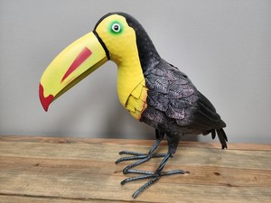 Toucan Bird Statue Figure Metal 13” x 16” Sculpture Art Tropical Home Decor