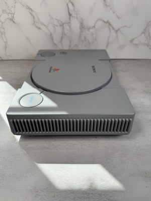 Sony PlayStation PS1 Console SCPH-7501 For Parts/Repair (Powers On