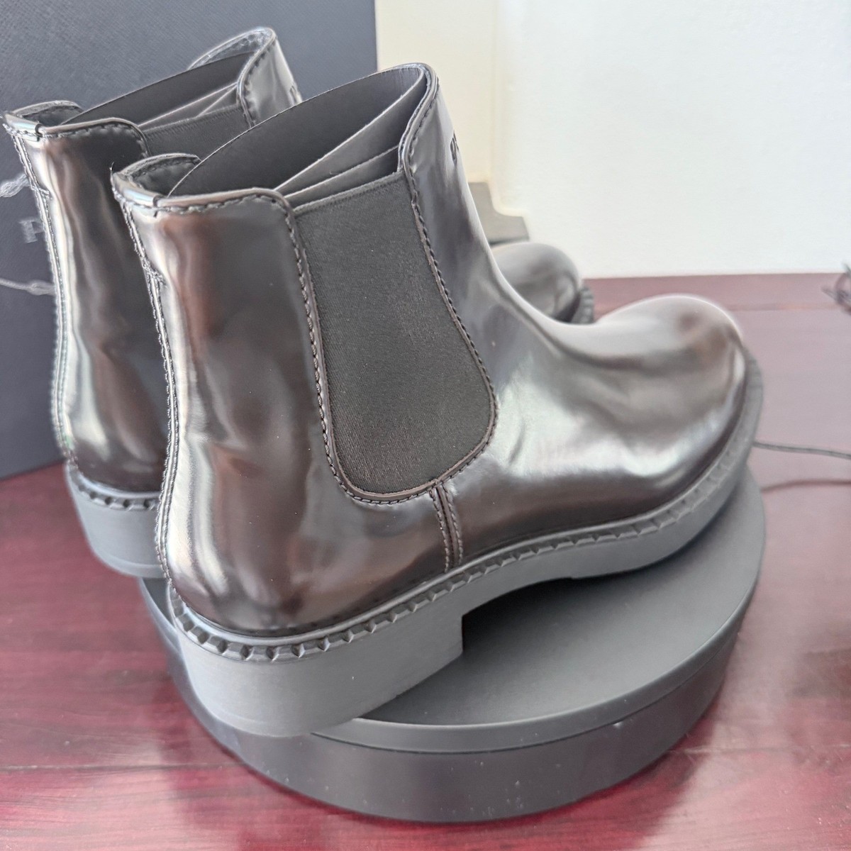 Prada 2TE168 Spazzolato Leather Chelsea Ankle Boots Mens  display picture 2