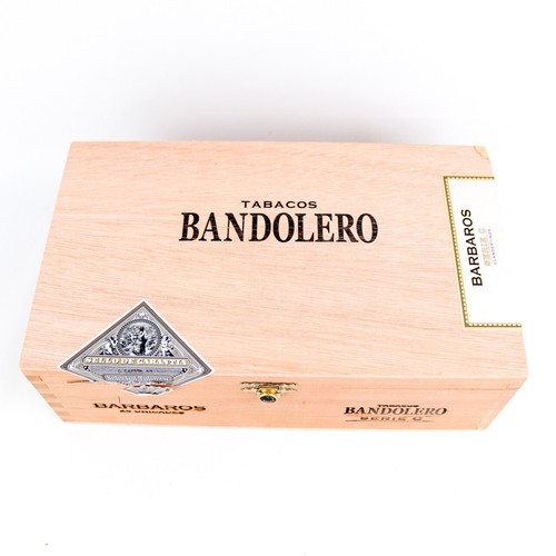 Caja de cigarros de madera vacía Bandolero Serie C Barbaros 9,25" x 5,5" x 3" - Imagen 4 de 12