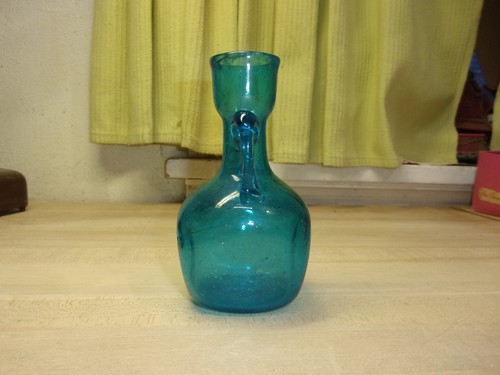 vintage blue double handel bud vase 5 1/2" tall FREE SHIPPING - Picture 2 of 13