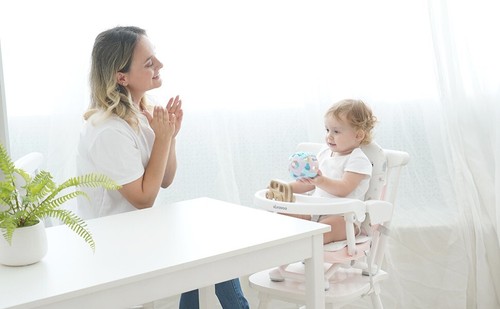 Seggiolone portatile e regolabile con vassoio rimovibile per bambini dai 6 mesi - Foto 5 di 8