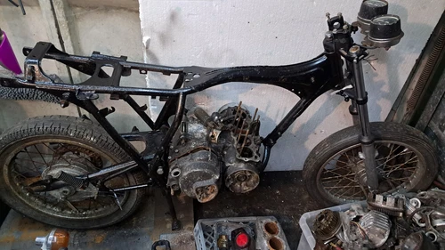 Honda CB400F super sports 1975 - Spares or repair - Picture 1 of 12