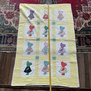 Antique Handmade Quilt 59x40.5 Folk Art Girl Patchwork Cotton Crib Throw #41222