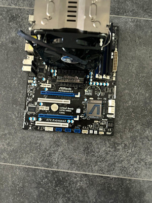 ASRock 870 Extreme3 + AMD FX-4100 + 8 GB DDR3 + CPU Kühler Bundle