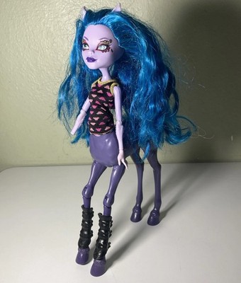Monster High Doll Freaky Fusion Avea Trotter 2013 Mattel Missing Ring Hand