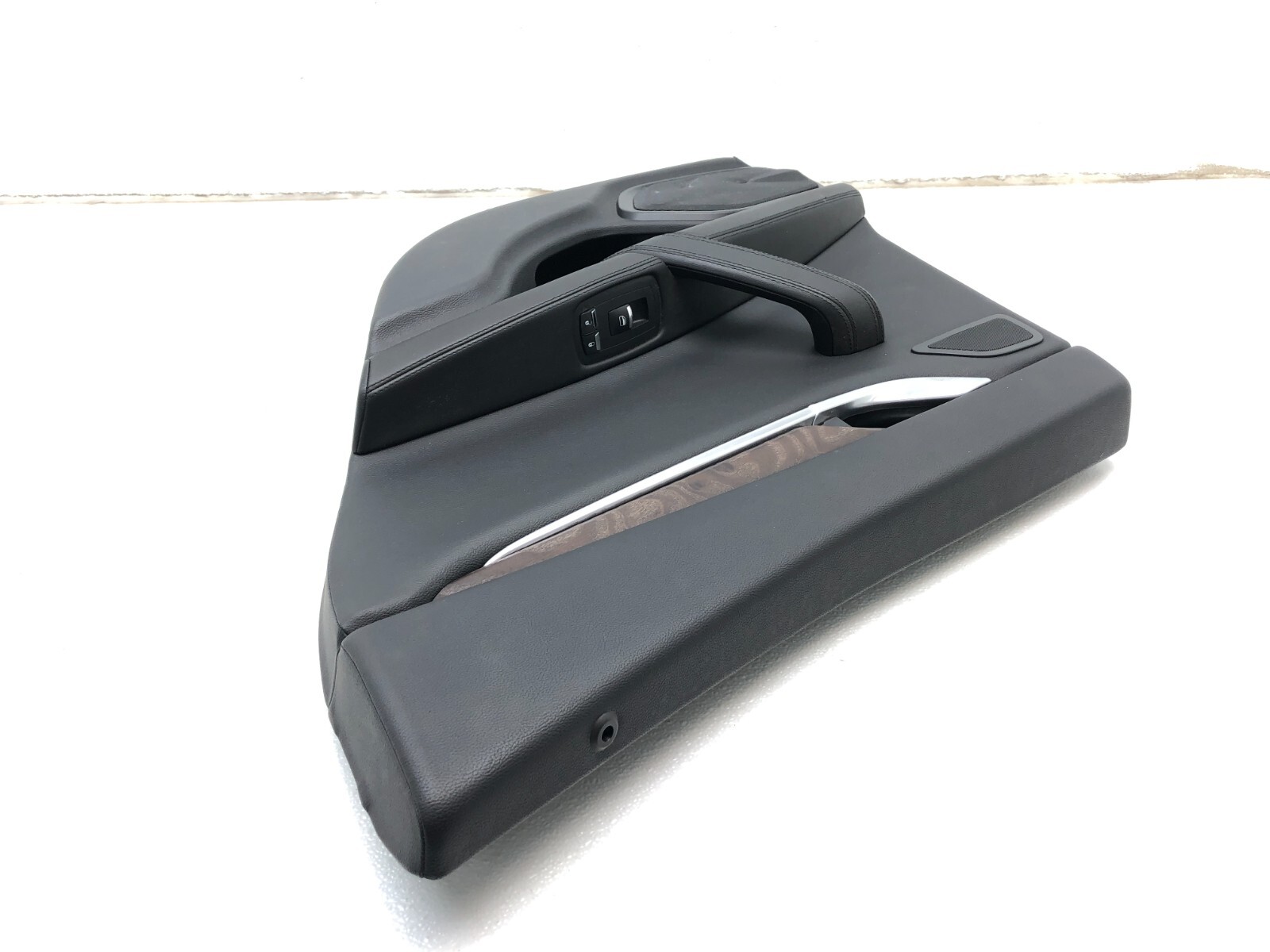 2014-2019 MASERATI GHIBLI SQ4 RIGHT PASSENGER REAR INTERIOR DOOR PANEL OEM.