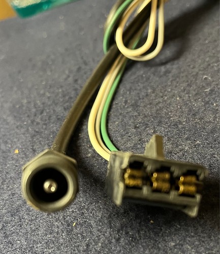 Interruptor y arnés de antena de alimentación Corvette - 1982 (excl CB) - NOS - GM# 22038188 - Imagen 4 de 7