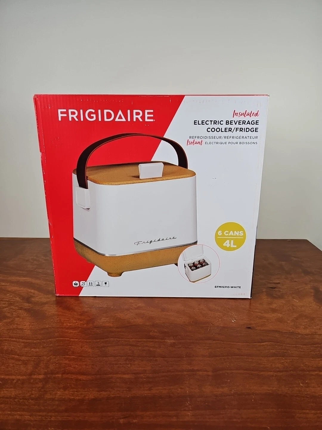 New Fridigaire Insulated Electric Beverage Cooler Holds 6 Cans/ 4L White Cork