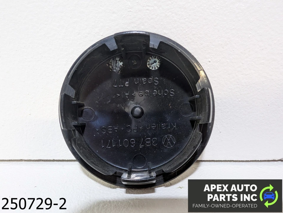 Tapa central OEM 2009-2011 Volkswagen Tiguan 2,0 L Foto 4 de 4