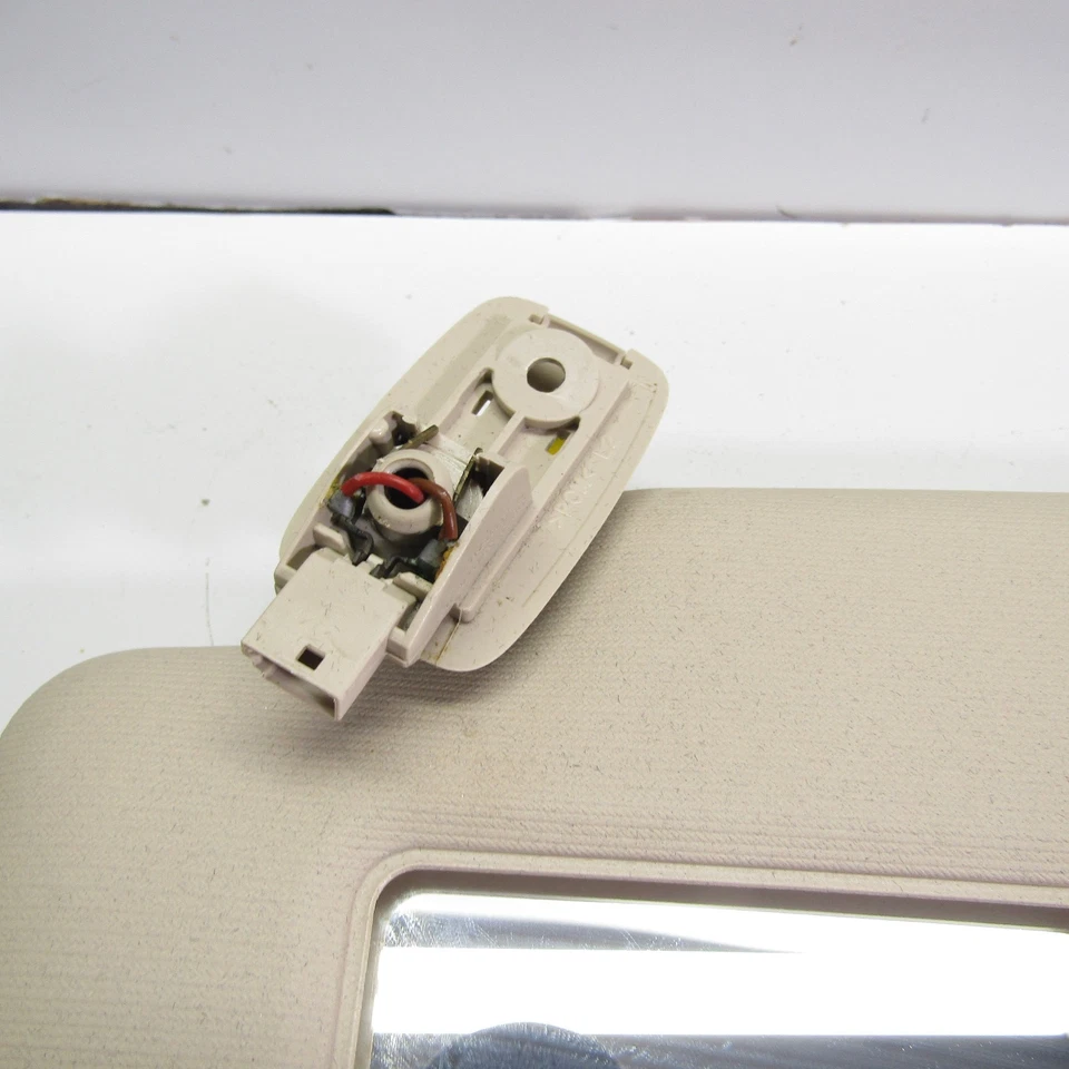 Volkswagen Tiguan 2009-2017 parasol conductor pasajero derecho izquierdo beige Foto 3 de 4