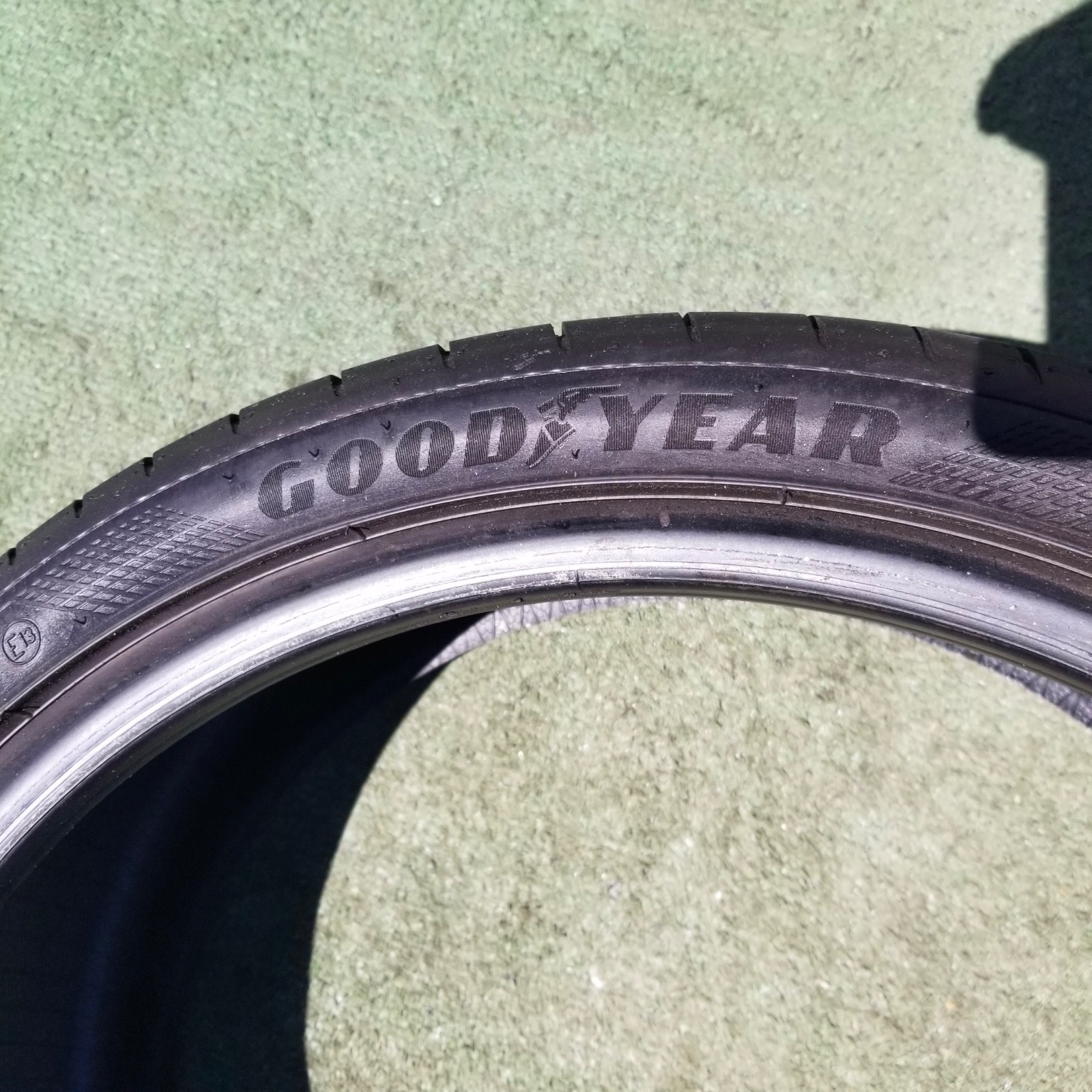 245/35R20 Goodyear Eagle F1 SuperSport Tire 245/35ZR-20 95Y Lotus LTS 100 Tread