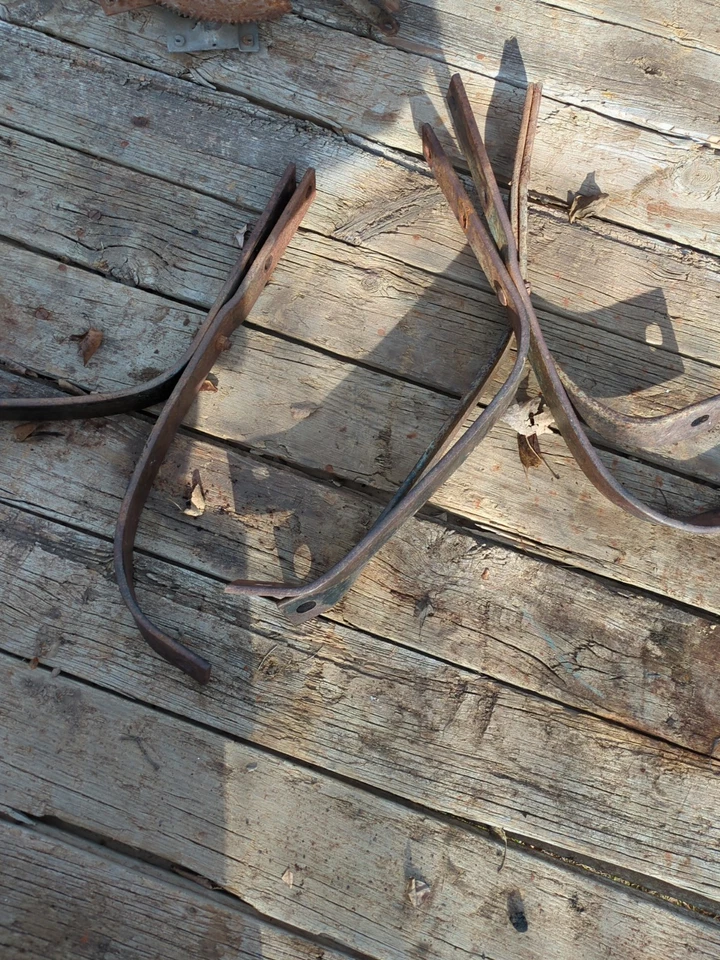 Ford 1946 '47 '48 soportes de parachoques par original 1946 Super Deluxe sedán de 4 puertas Foto 3 de 4