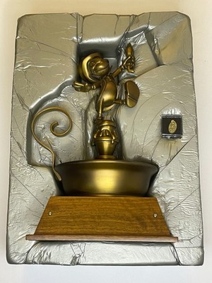 2 PIECE RARE Disney Jiminy Cricket Bronze Statue & Pin Cast Exclusive 30 yr