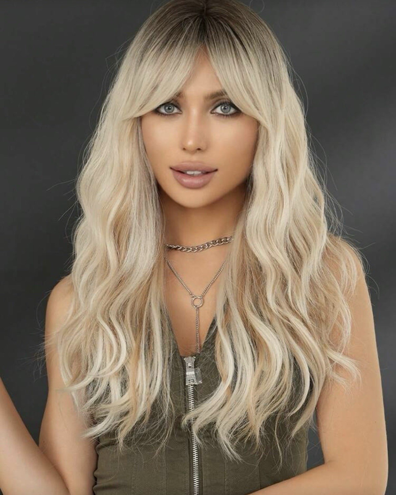 Perruque blonde dorée bouclée 65cm idéale pour vos soirées et fêtes