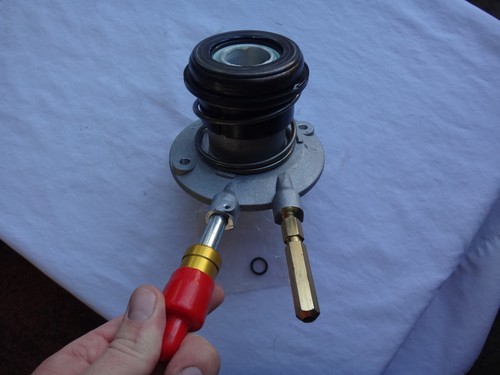 98-02 LS1 T56 Camaro Trans Am Hydraulic Clutch Throw Out Bearing Slave Cylinder - Picture 5 of 9
