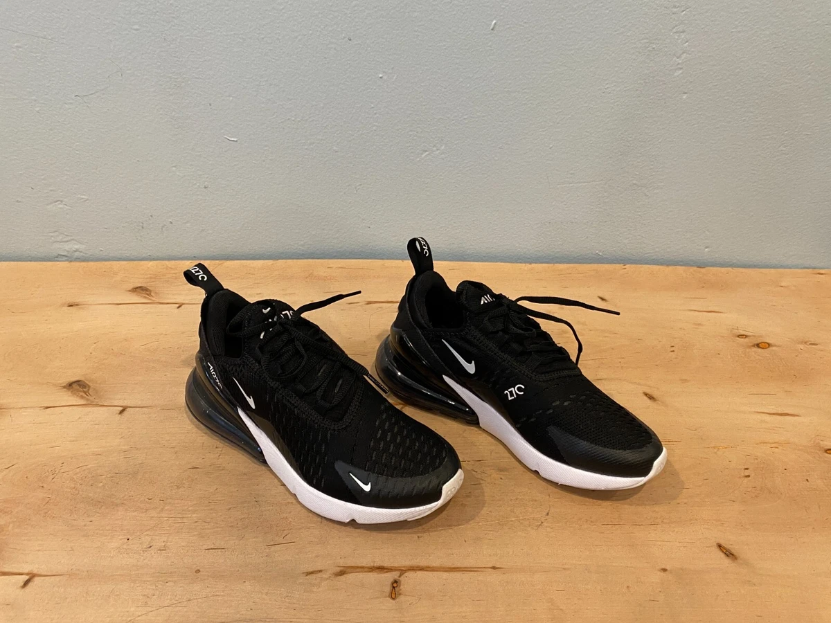 Nike air max 270 noir et blanche sales