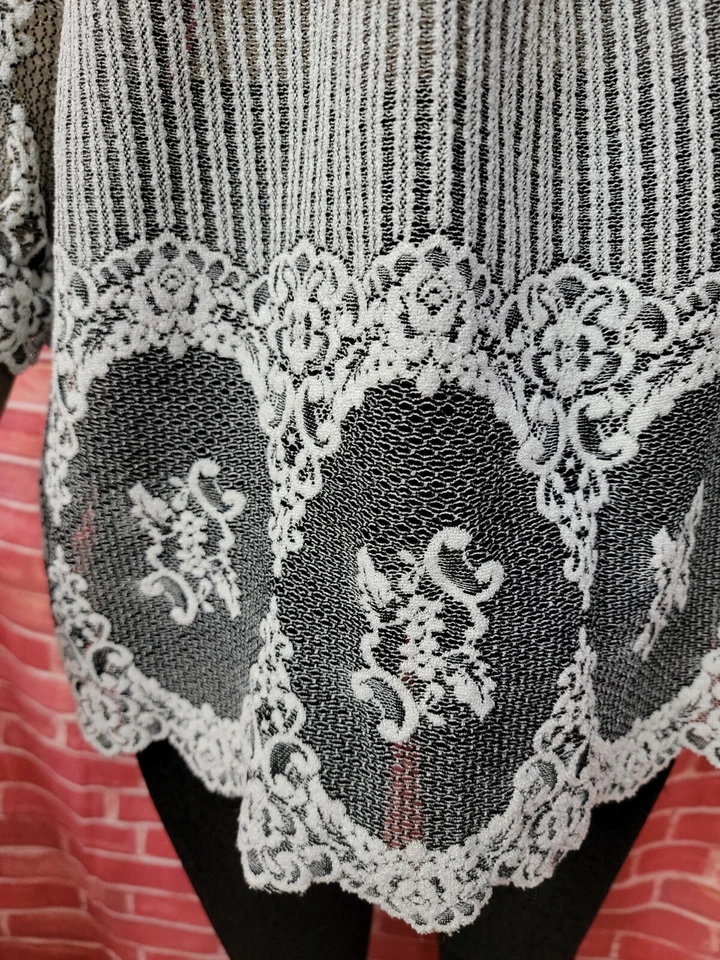 Blusa Anna Sui preta e branca bordada listrada malha renda tamanho M #C6 - Imagem 3 de 4