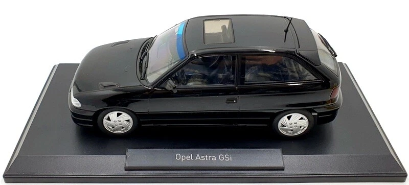 Norev 1/18 Scale Diecast 183671 - Opel Astra GSi 1992 - Metallic Black - Image 3 of 4