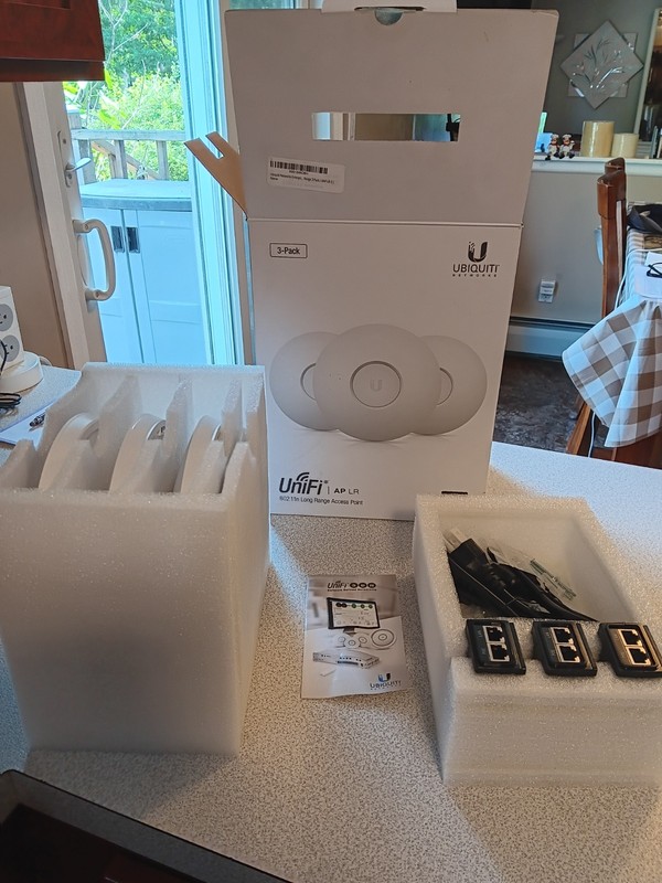 unifi access point lr 3 pack brand new never used