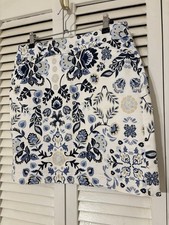 Croft  Barrow Women's Floral Short Skort White Blue Beige Stretch 6 Regular
