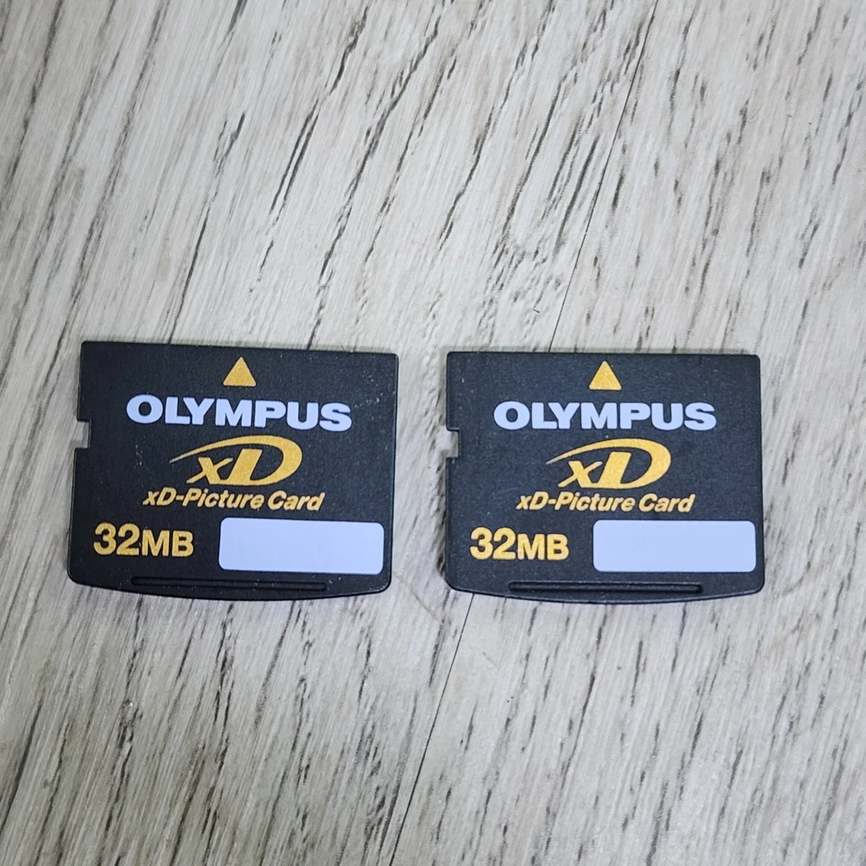 Olympus 32MB xD Picture Card Camera Memory Card Lot Of 2 With Card Case Holder - Image 2 of 3