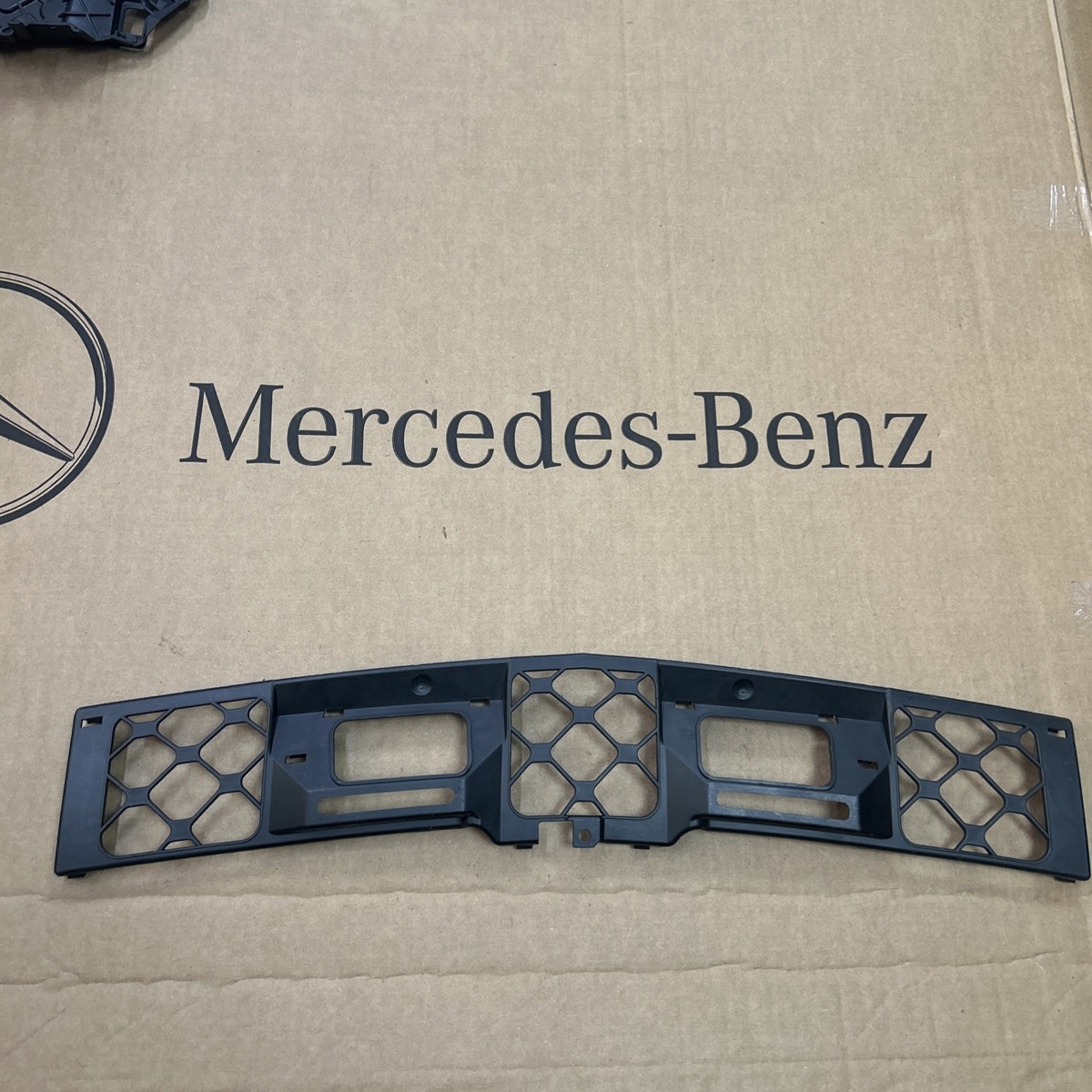 A1648850024 MERCEDES W164 X164 FRONT RADIATOR SUPPORT SPLASH
