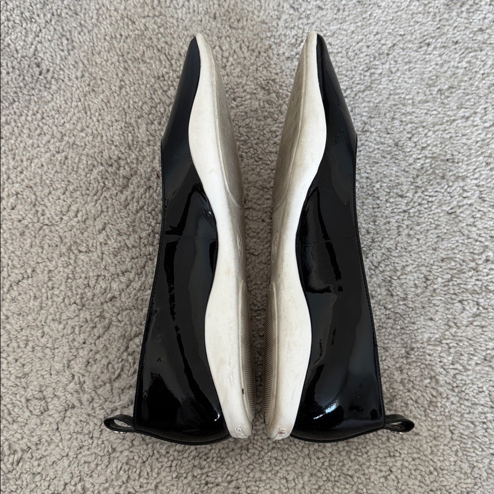 Michael Kors Black Patent Leather w/White Sole Pointed Ballet Flats - Size 6.5 thumbnail 4