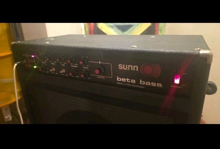 Sunn Beta 115 Amplificatore combinato per chitarra basso
