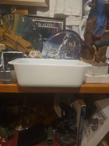 Pyrex 215-B White Milk Glass Baking Dish Bread Loaf Pan, Oblong 9x5x3 Vintage