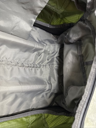 Eddie Bauer GATE 21 Rolling Hard Bottom Duffel Bag Suitcase Extend Handle Green - Picture 9 of 11